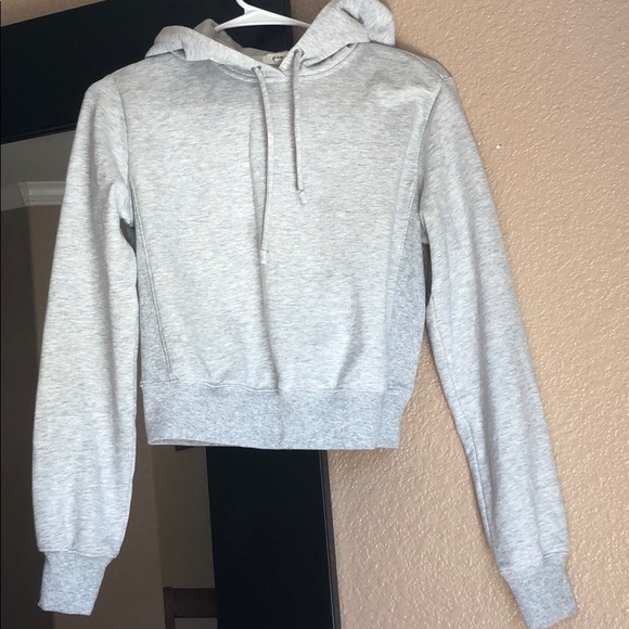 Crop top grey hooded sweatshirt (garage) Crop top grey hooded sweatshirt (garage)